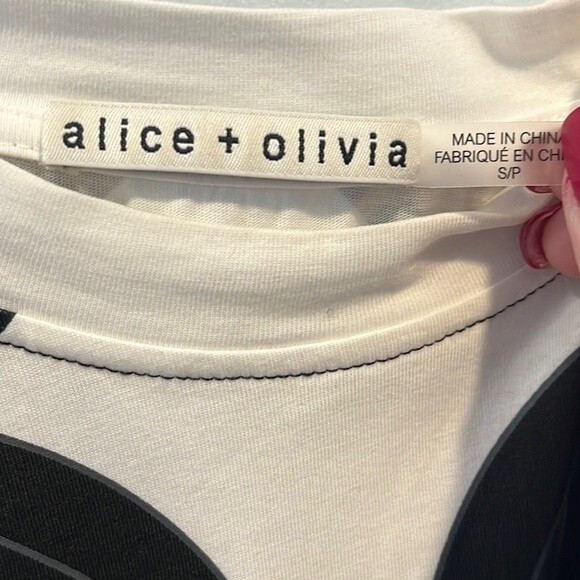 Alice + Olivia x TikTok Jasper roll-sleeve t-shirt S - Picture 3 of 4